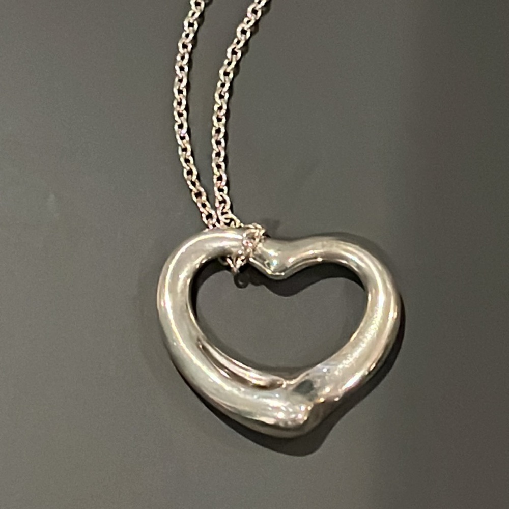 Vintage Tiffany Elsa Peretti Silver heart necklace